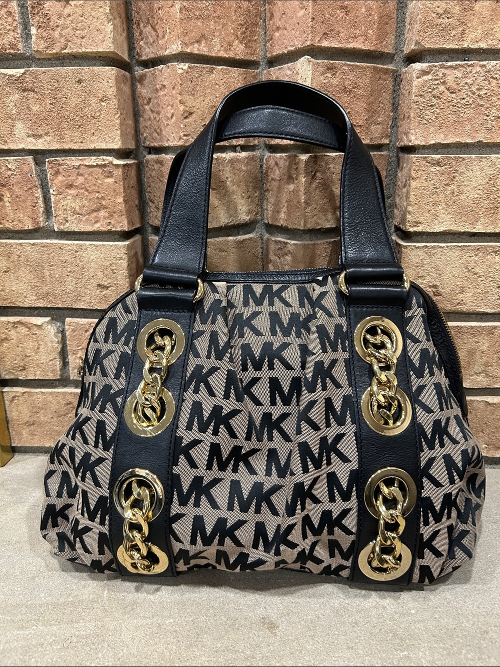 Michael Kors shoulder Bag Black and Beige MK Logo purse